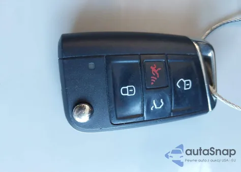 2019 Volkswagen Tiguan 2.0T Se/2.0T Sel/2.0T Sel R-Line/2.0T Sel R-Line Black z USA, uszkodzony, nr VIN 3VV3B7AXXKM067752